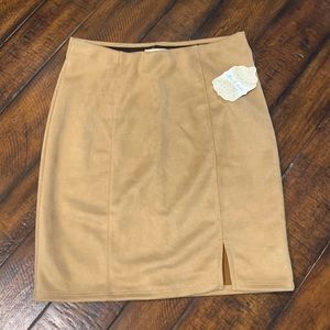⭐️Host Pick⭐️ NWT Altar’d State skirt